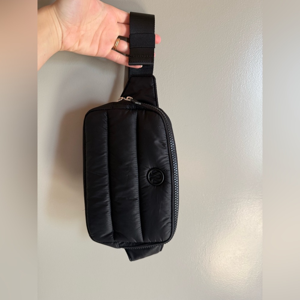 Black Lululemon belt bag